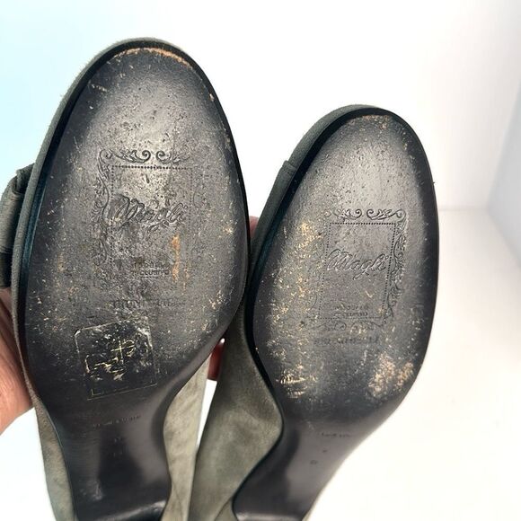 Bruno Magli Gray Suede Kitten Heels Pumps Italy US 9 - Picture 12 of 13